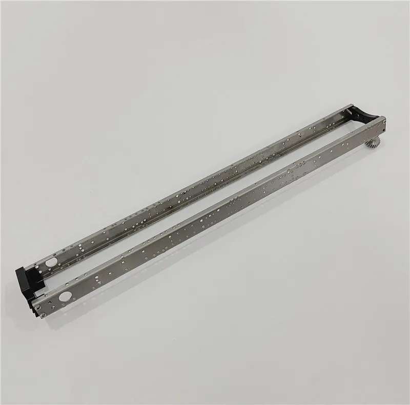 металлическая балка из нерж