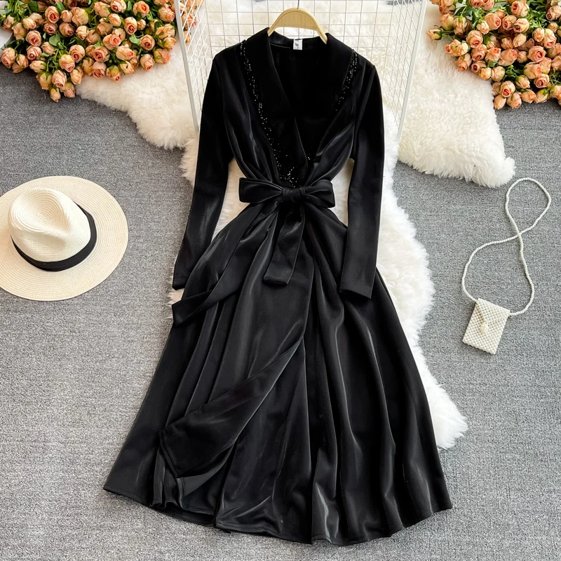 

Женское платье с длинным рукавом, V-образным вырезом и высокой талией