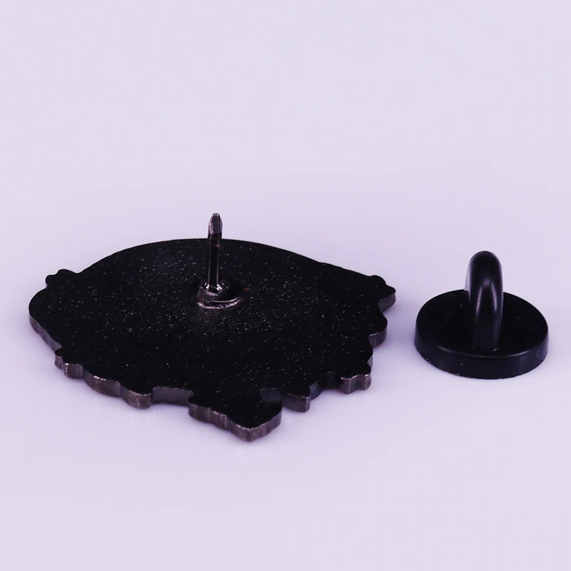 Более темная тень волшебного значка кельл адсом как травяная булавка