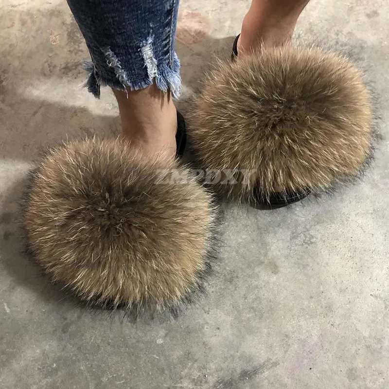 

Fur Slippers Women Luxury Fluffy Fox Fur Slides Fashion Flat Furry Flip Flops Girl Party Cute Plush Raccoon Sandals Wholesale