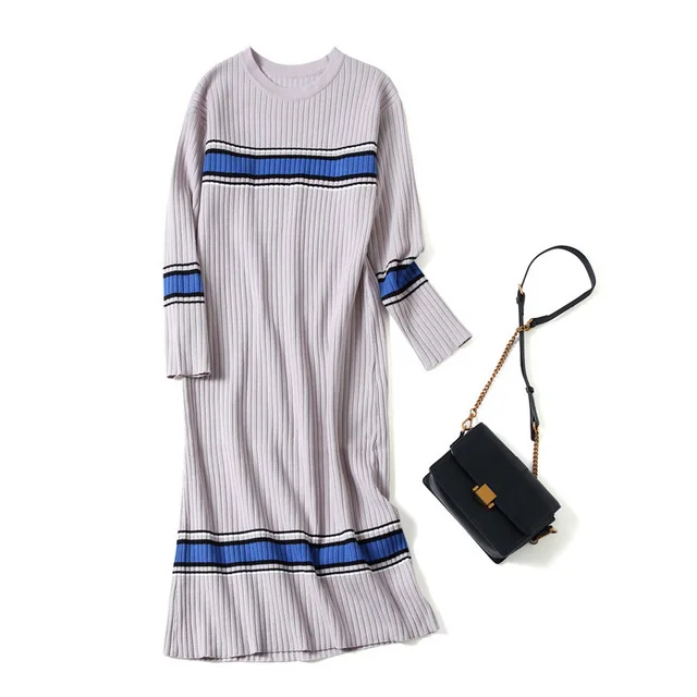 Женское трикотажное платье-свитер длинное приталенное платье в полоску