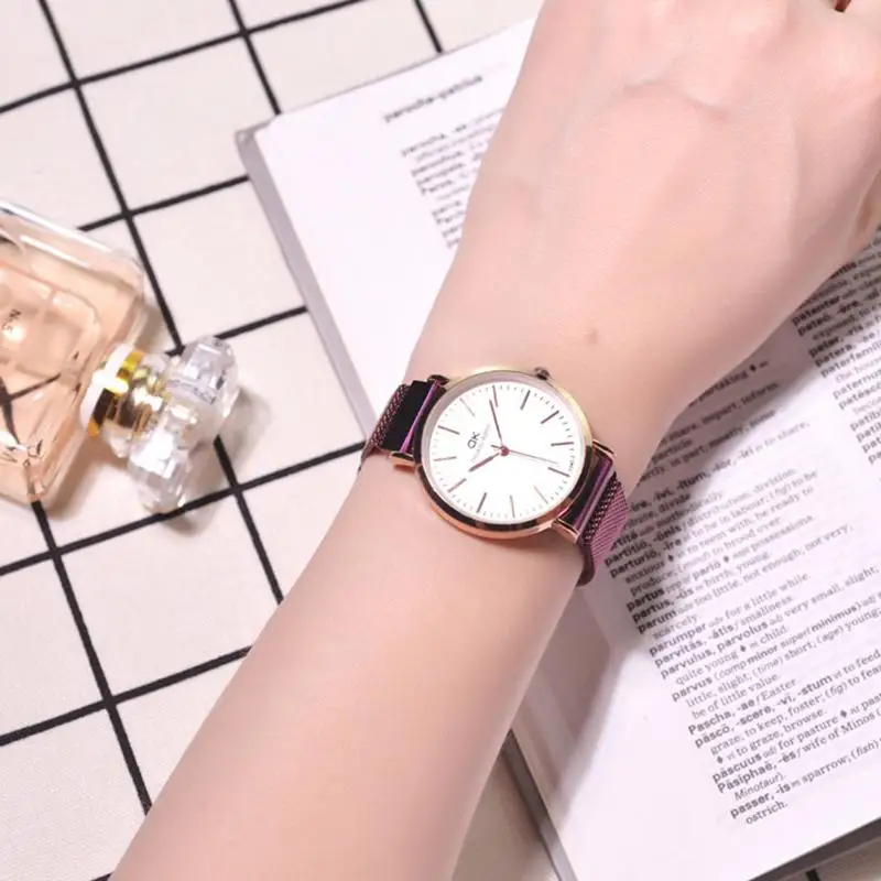 Часы женские на магнитной застежке Модные Простые повседневные наручные розовое