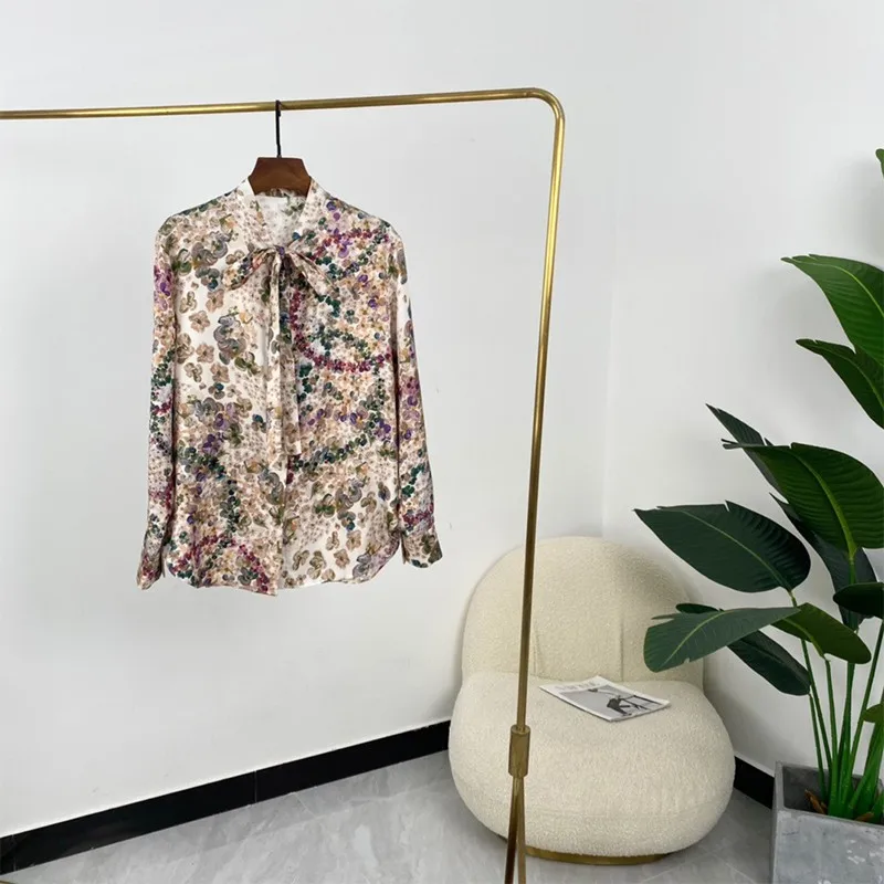 

Женская шелковая блузка с длинным рукавом и цветочным принтом