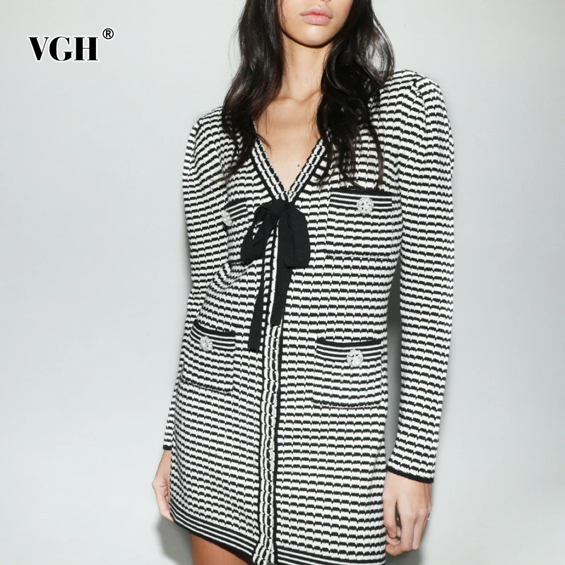 

VGH Casual Slim Patchwork Pocket Dress Female V Neck Long Sleeve Gathered Waist Fashion Dresses For Women Autumn Style 2021 New