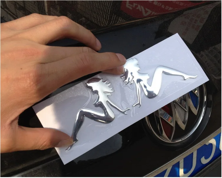 Пара с хромированным покрытием изображением девушке в стиле пин ап обнаженные