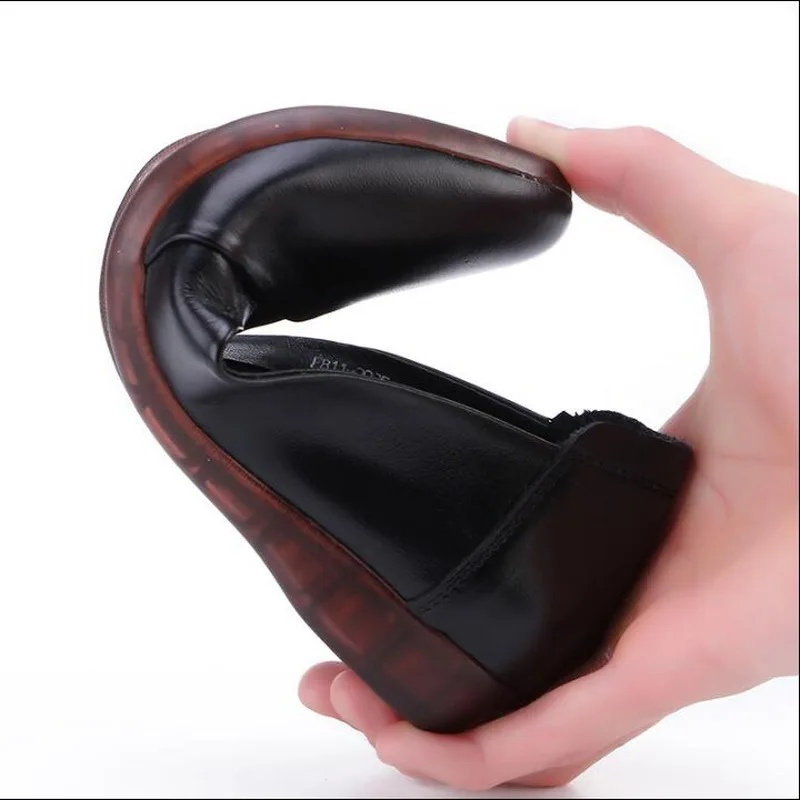 2020 New Genuine Leather Women Flats Comfortable soft Pointed Toe Solid Pregnant Driving Ladies Loafers Shoes Mother Shoes
