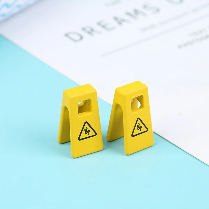 

Миниатюрный предуПредупреждение ительный знак аварийного распада для кукольного домика в масштабе 1:12, 2 шт., декоративные аксессуары для ку...