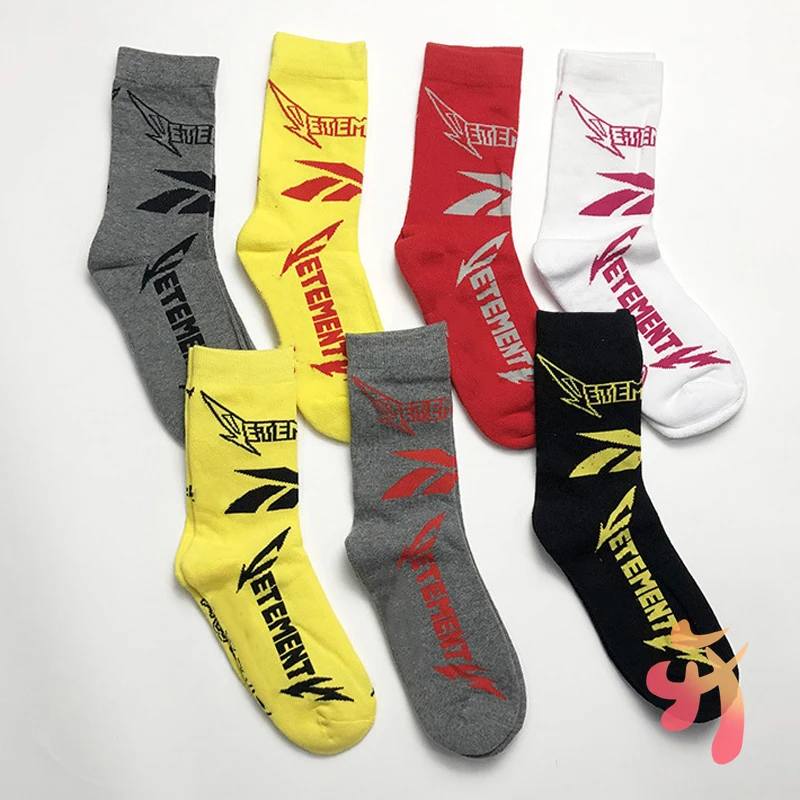 

VETEMENTS Socks VET Joint Lightning Font Cotton Towel Bottom Autumn Winter Sports Socks VTM High Quality Men Women Trendy Socks