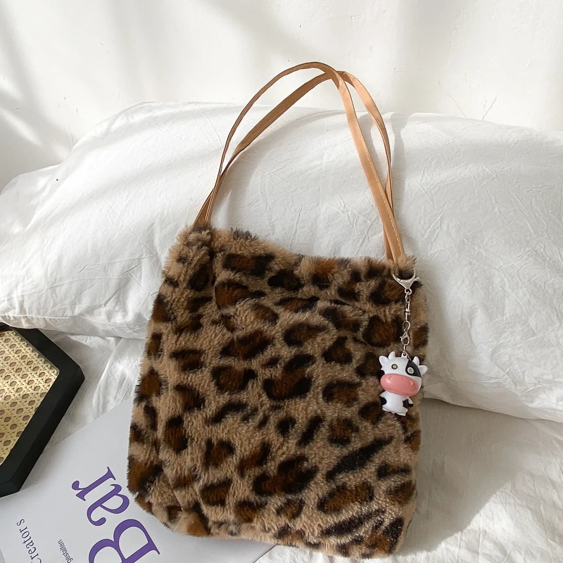 

Soft Plush Cow Pattern Female Shoulder Bag Contrast Color Ladies Purses Handbags Large Capacity Women Casual Tote Bucket Bags