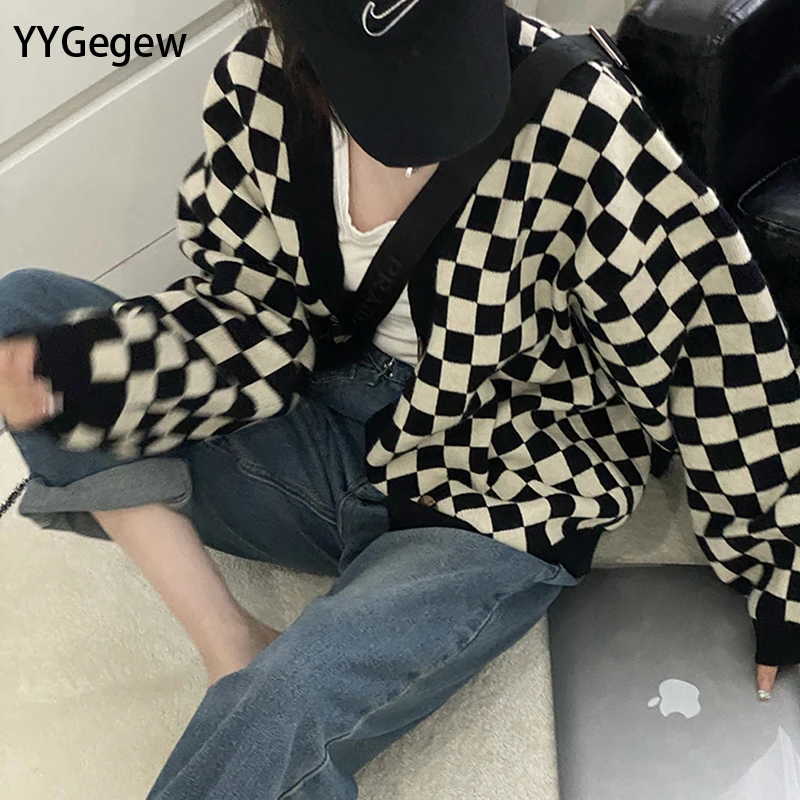 Женский короткий кардиган оверсайз повседневный укороченный толстый свитер