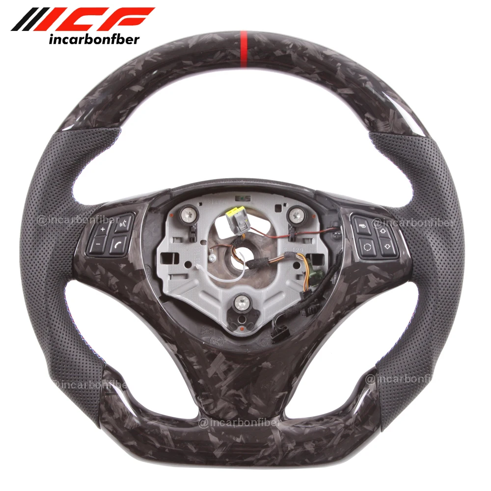 

Рулевое колесо из углеродного волокна для BMW 1 3 M серии E82 E90 E87 E91 E92