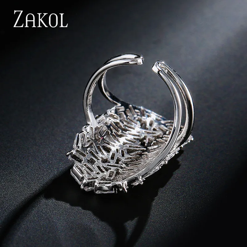 Женское кольцо ZAKOL белое овального цвета с кубическим цирконием AAA вечерние
