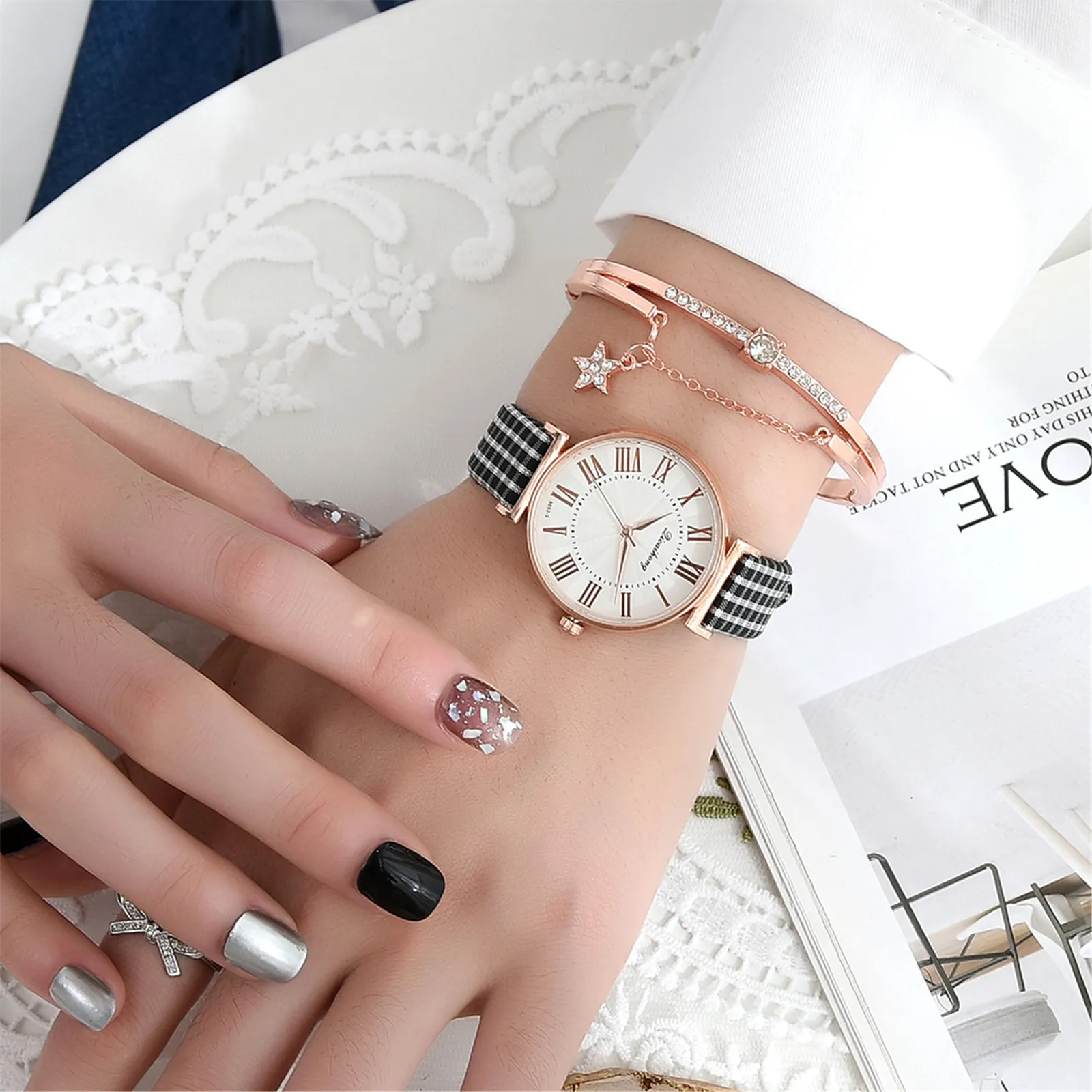 

Top Style Fashion Women's Luxury Leather Band Analog Quartz Wristwatch Ladies Watch Women Dress Reloj Mujer Scottish Clock