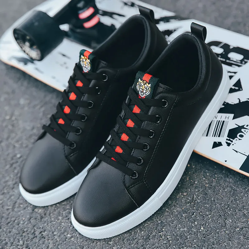 Мужские кожаные кроссовки на плоской подошве черные Белые Повседневные