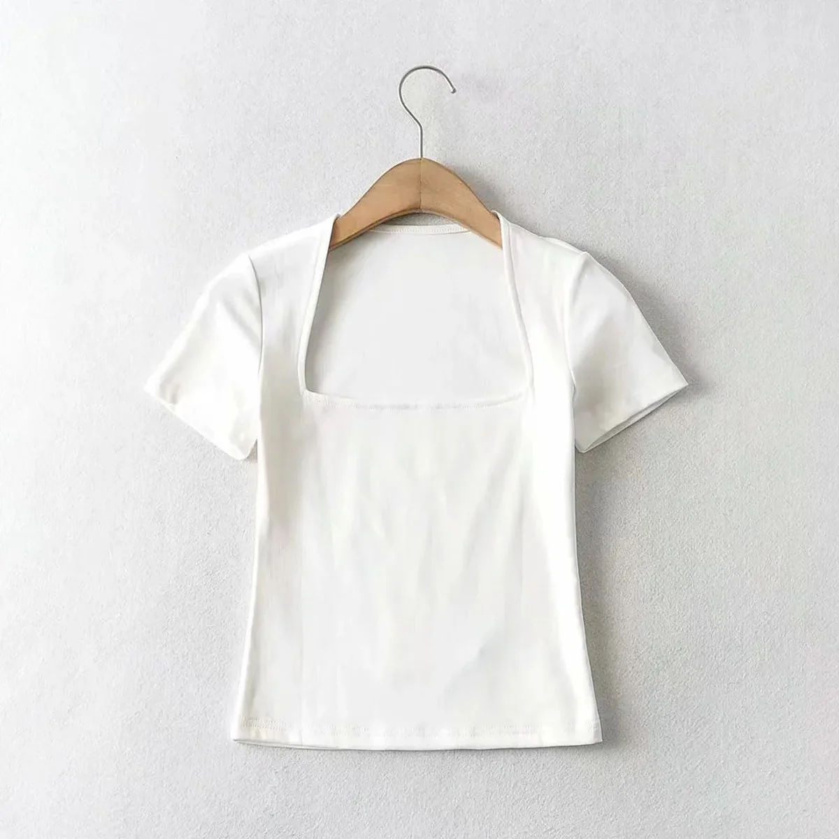 

Cute Scoop Neck Cotton Short Sleeve Crop Length Tees DLSY601
