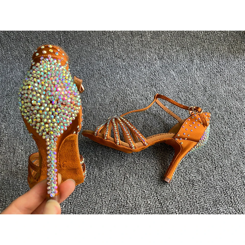 Латинской Танцы обувь Для женщин мягкая подошва загар Цвет 8 5 см тонкий высокий