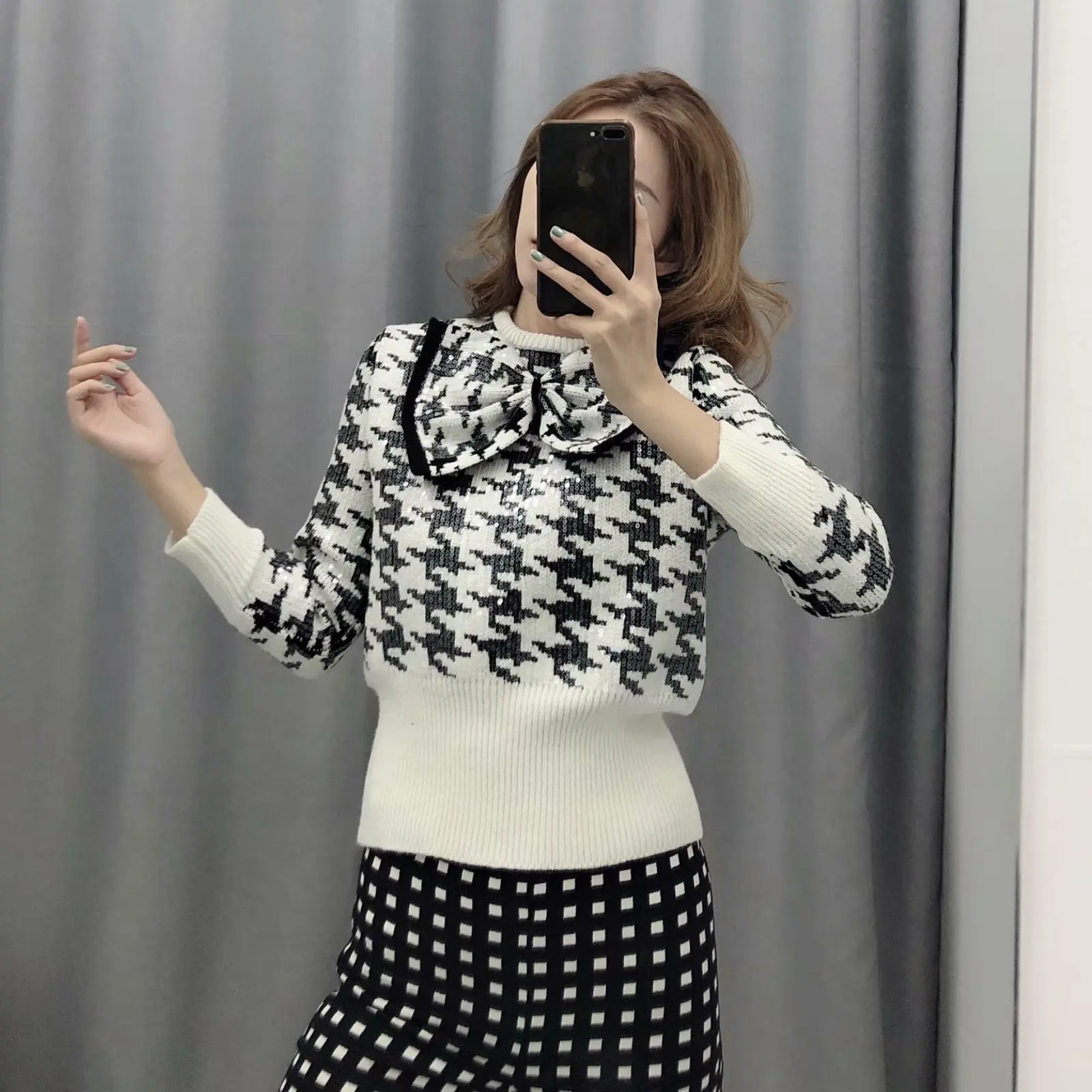 

Women's Autumn winter plaid sequins bowknot decoration slim sweater and Female high waist belt slim pu skirt TB3932