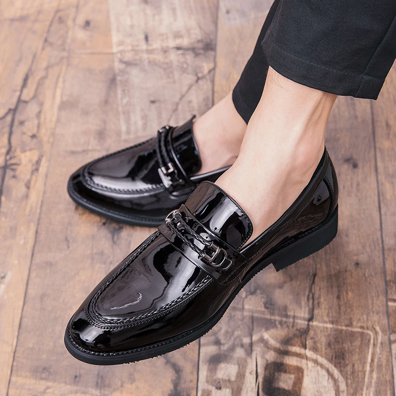 Мужские повседневные деловые свадебные туфли черные лакированные кожаные