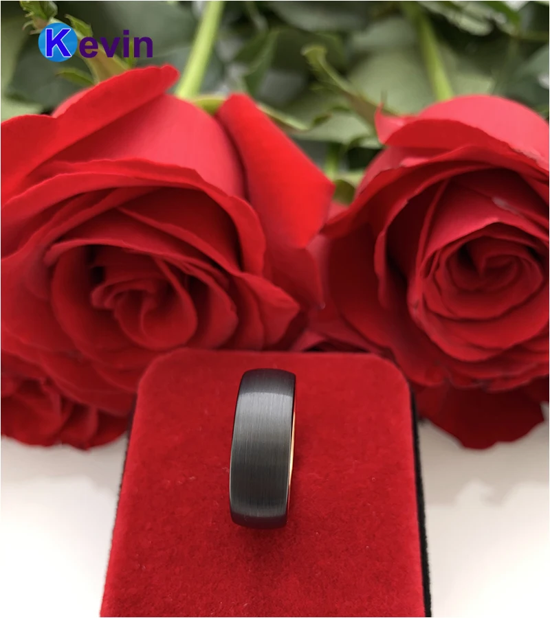 Очень популярная купольная лента вольфрамовое свадебное кольцо с черной щёткой