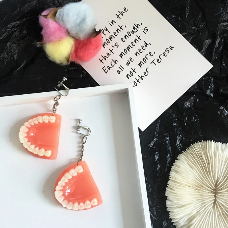 

Funny Dental Teeth Earrings 3D Tooth Model Hook Earrings False Teeth Earrings R2LE