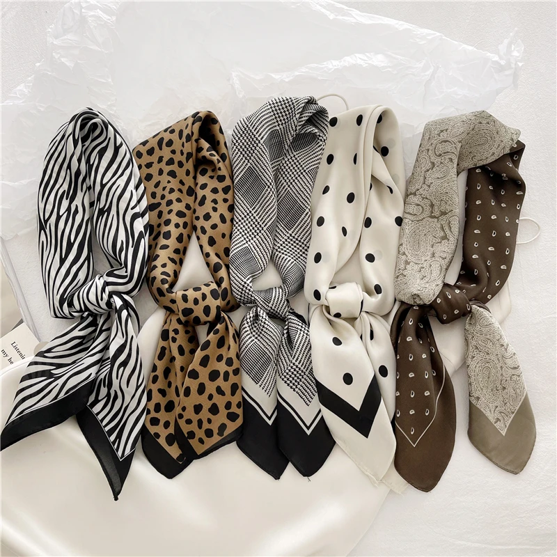 Луна и Дельфин Для женщин Винтаж печать шарф 70x70 см с рисунком гусиные лапки Зебра