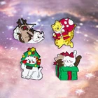 Модные рождественские броши, белая, желтая, кошка, лось, рождественская елка, Санта-Клаус, Подарочная коробка, кошка, эмалированные значки, брошь, новогодние подарки