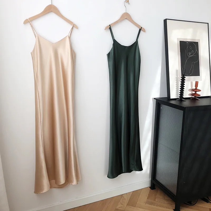 

Sister Fara New 2021 V-Neck Spaghetti Strap Dresses Women Summer Satin Camis Sleeveless Office Lady Sexy A-Line Dress