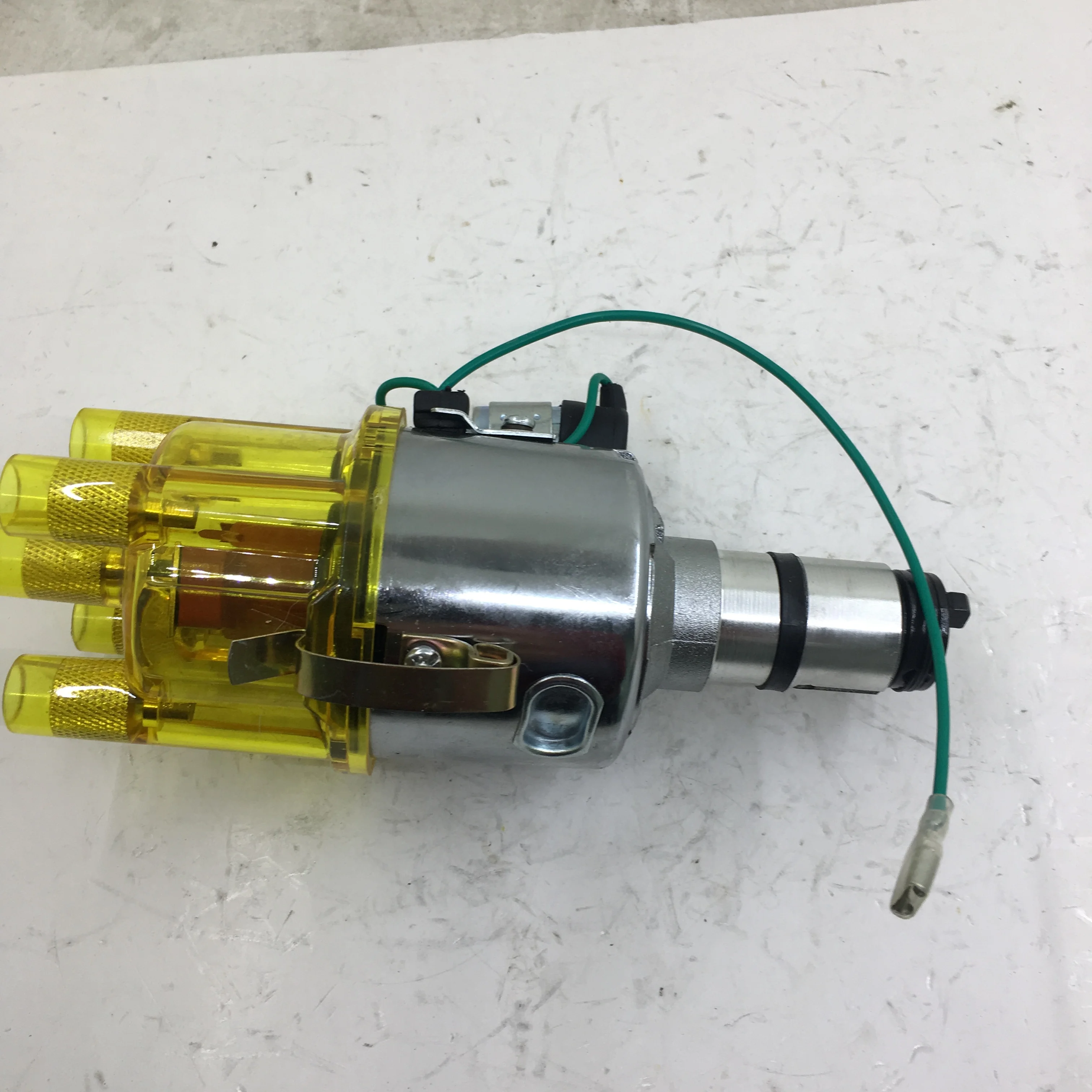 

SherryBerg complete distributor 009 / 094 Centrifugal Advance Distributor Chrome For VW 1200 - 2332cc Engines yellow clean cap