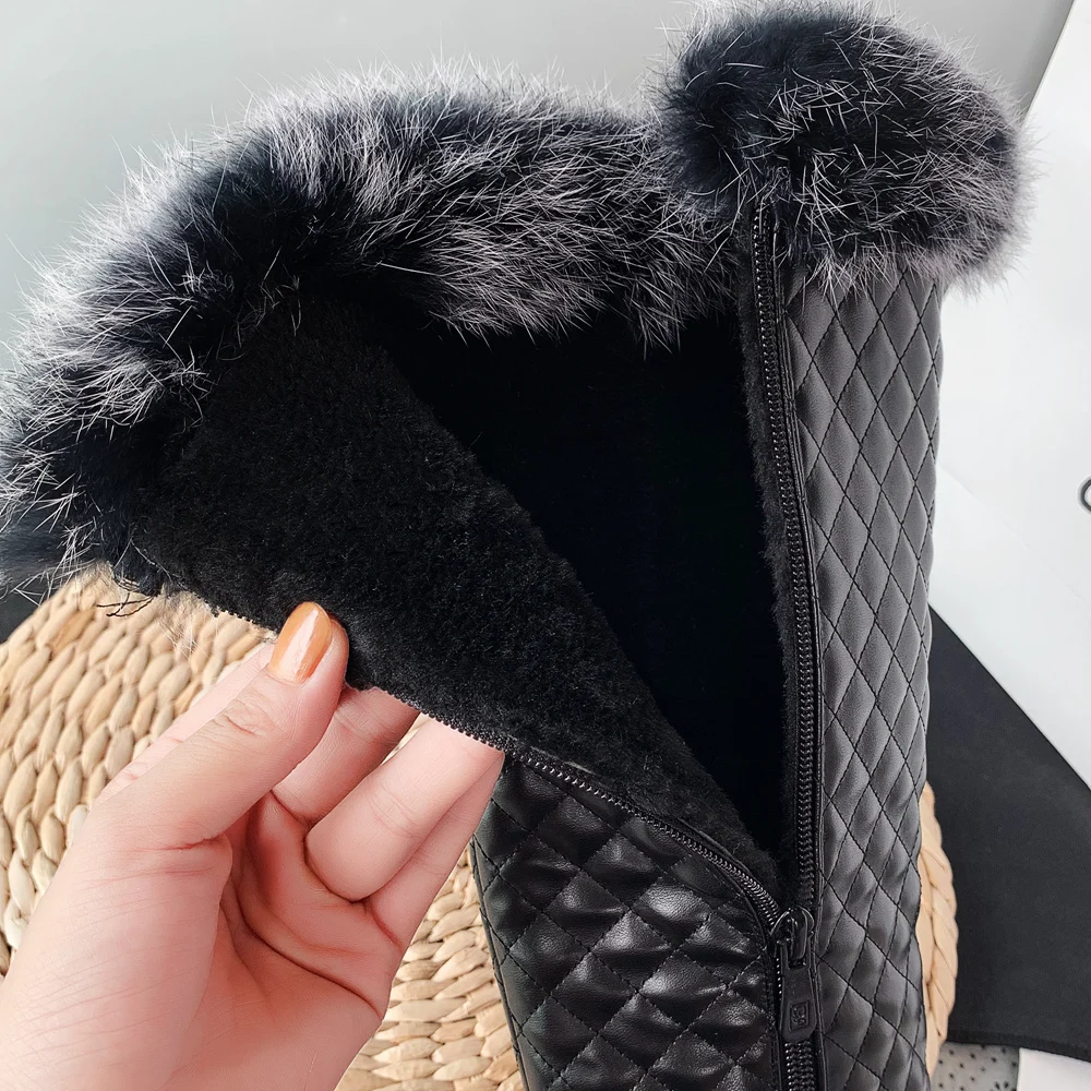 Черные кожаные сапоги до колена женские на низком каблуке мотоциклетные зимние