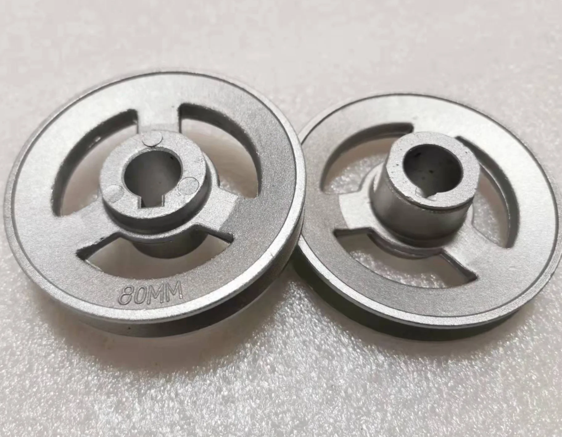 

2pcs Outer Diameter:80mm Inner hole:15mm Industrial Sewing Clutch Motor Belt Pulley Electric Motor Wheel