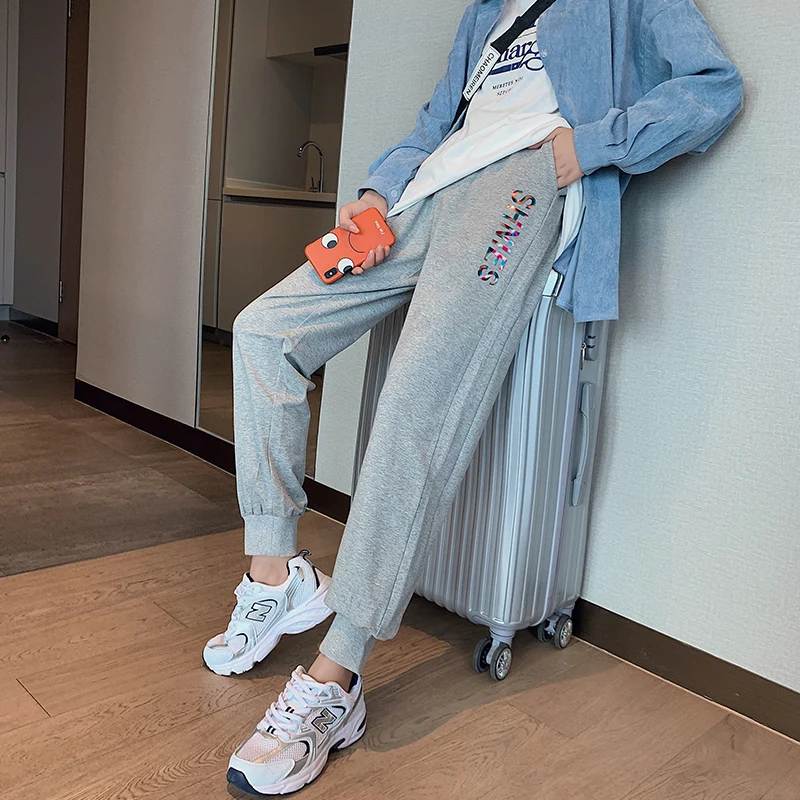 

Спортивные брюки женские повседневные штаны Студенческая Корейская версия свободного кроя тонкие и универсальные шаровары брюки на весну ...