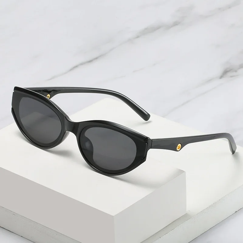 

New fashion retro cat eye sunglasses women trend personality jelly color sunglasses men catwalk street shooting driving glasses