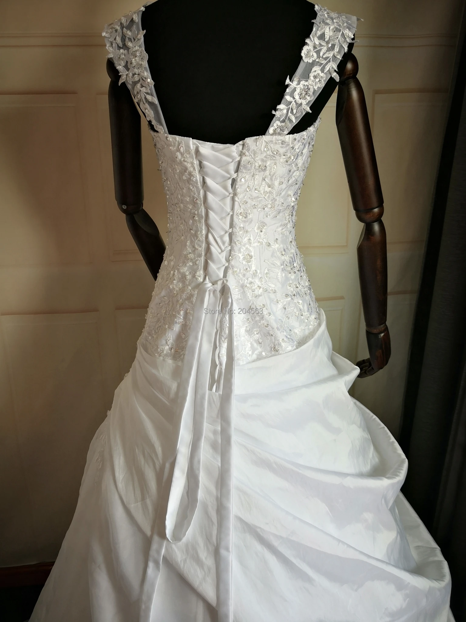 Лидер продаж дизайнерское свадебное платье А силуэта с тонкими бретельками