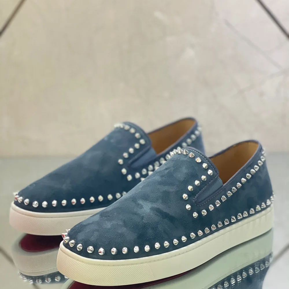 

Low Cut Red Bottom Haze Blue Suede Genuine Leather Spikes Shoes For Men Casual Flats Loafers Circle Silver Rivets Sneaker