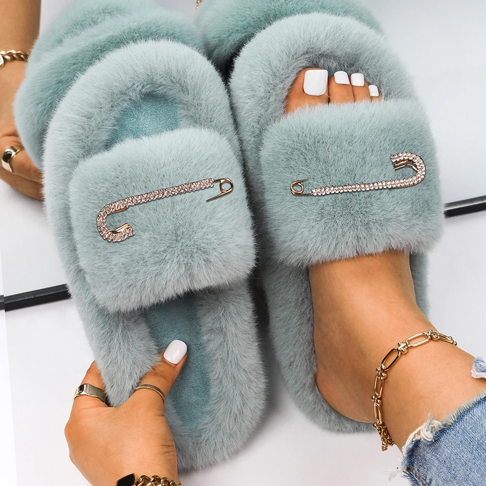 Women Faux Fur Slippers Rhinestone Pin Furry Slides Fur Sandals Fluffy Slippers Ladies Platform Flip Flops Designer Winter Shoes