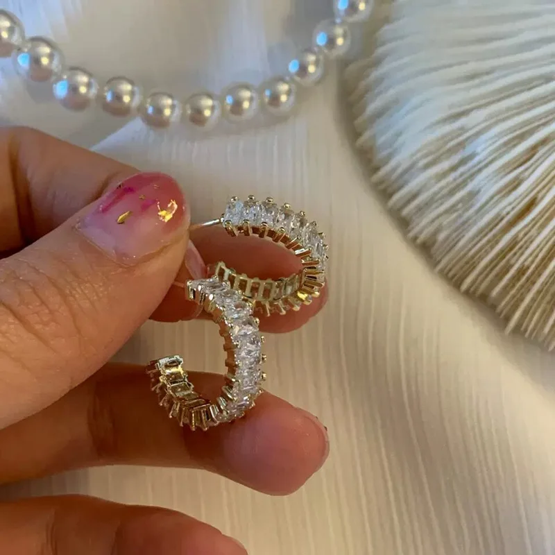 

2021 Korean Micro Pave Zircon Hoop Earrings For Women Elegant Circle Boucle D'oreille Oorbellen Sweet Jewelry Accessories