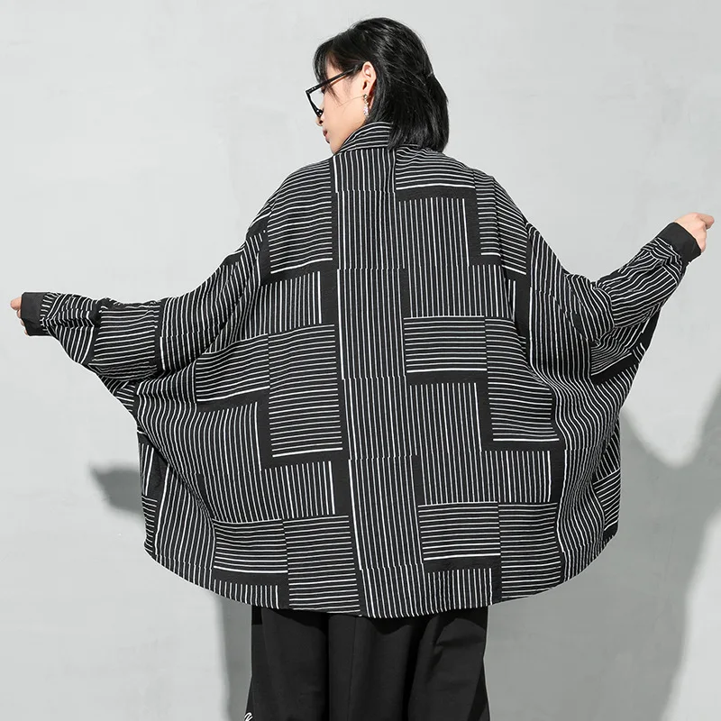 

TVVOVVIN Fashion Striped Large Pocket Cardigan Single Breasted Spring New Lapel Bat Sleeve Loose Irregular Shirt YJ7W