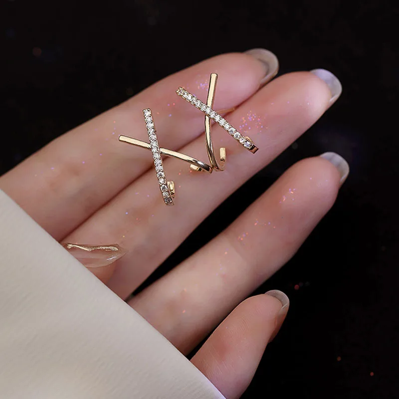 

Новые модные корейские маленькие серьги-гвоздики с крестом для женщин, богемный Золотой X-образный кристалл, фотоподарок