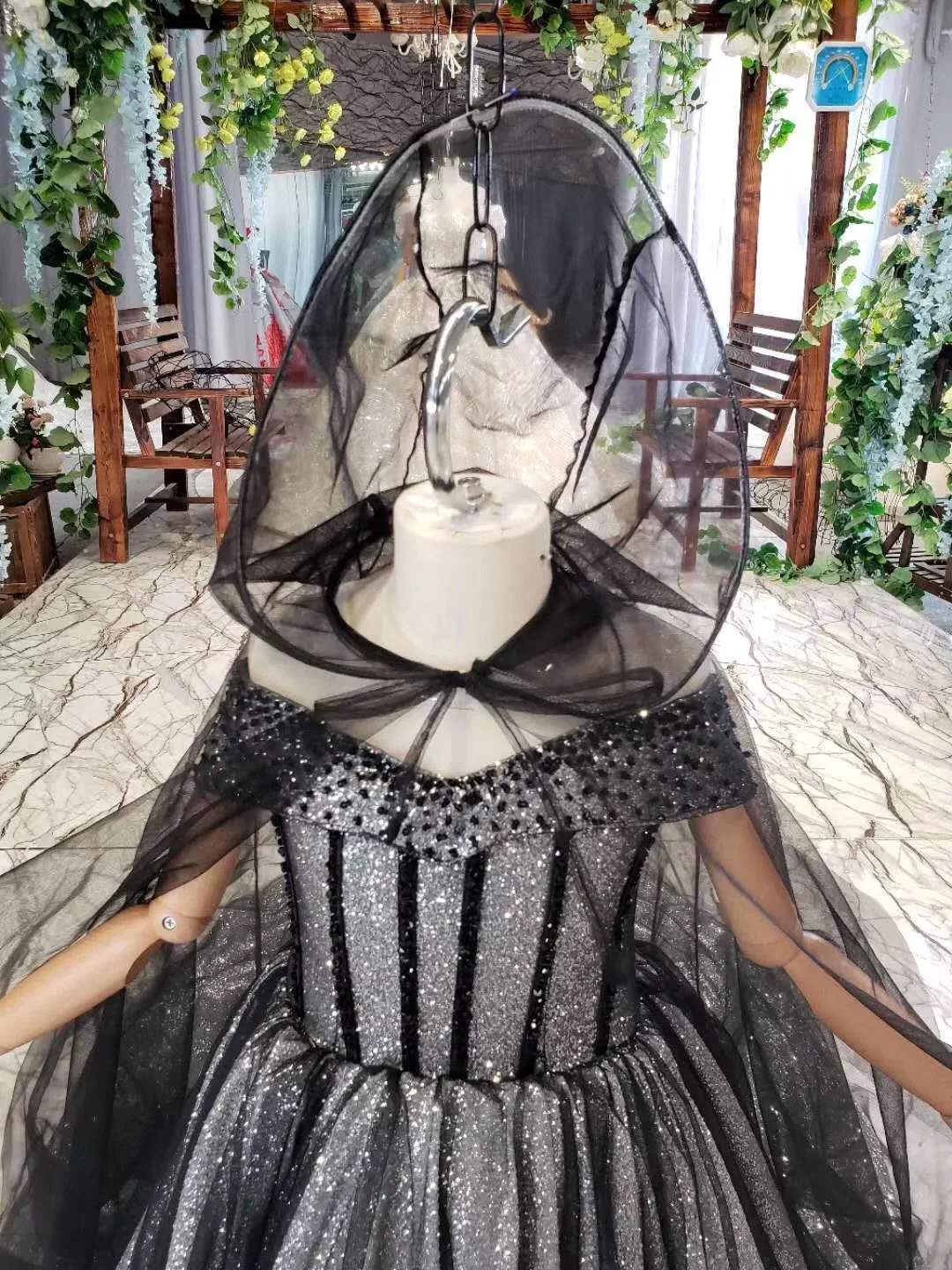 

Crystals Black Girl Dresses 2019 First Holy Communion Dresses For Girls Ball Gown Wedding Party Dress Kids Evening Prom Dress