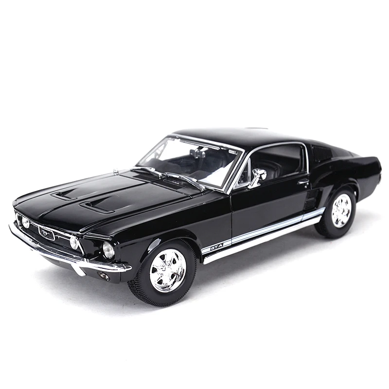 

Maisto 1:18 1967 Ford Mustang GTA Fastback Sports Car Static Simulation Die Cast Vehicles Collectible Model Car Toys