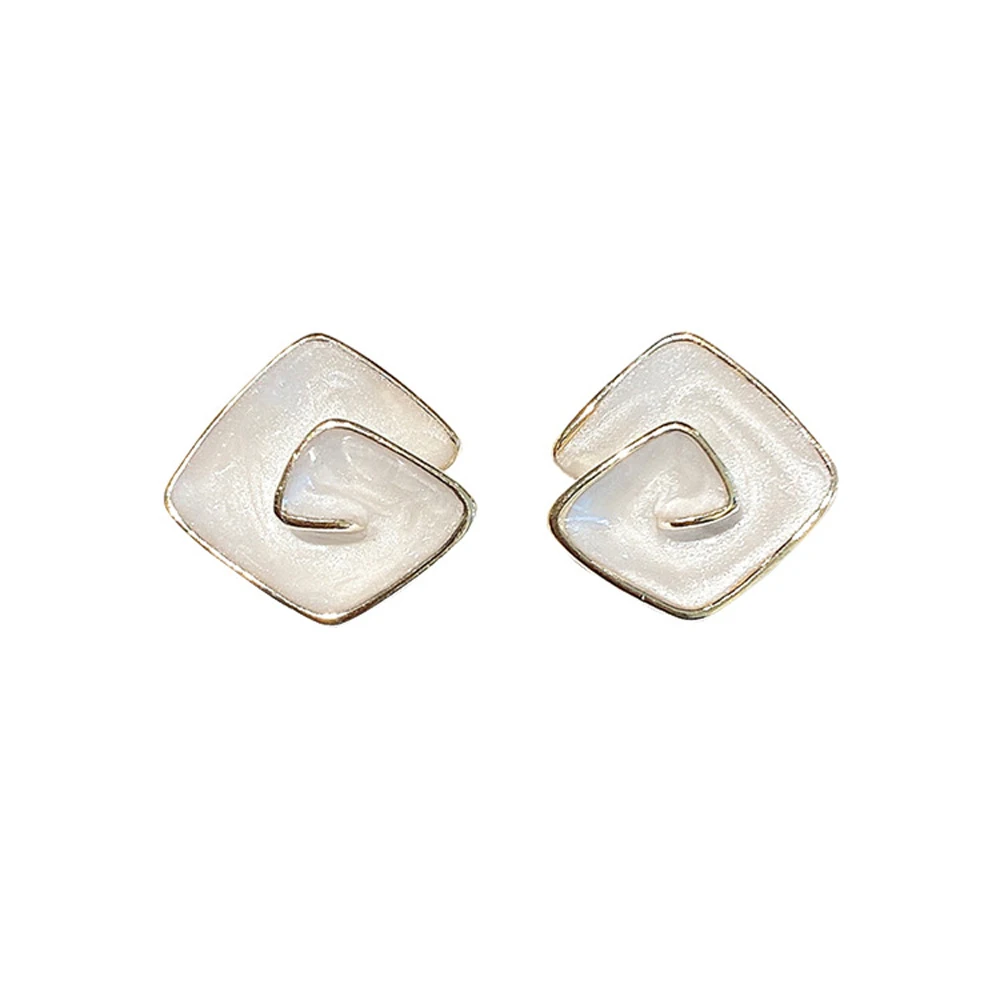 

Simple Fashion Creative Personality Irregular Shape Earrings Female Elegant Earrings Adorn Article