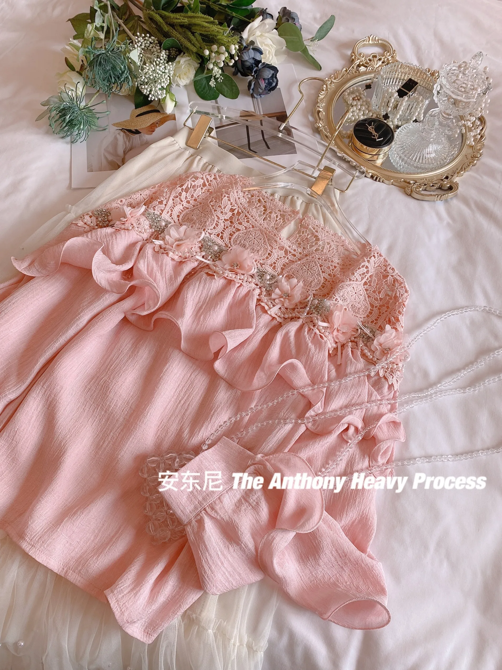 

2021 Spring Autumn Exquisite Rhinestone Hollow Out Lady Top Ruffled Elegant Chiffon Shirt Loose Fashion Sweet Pullover Blouse