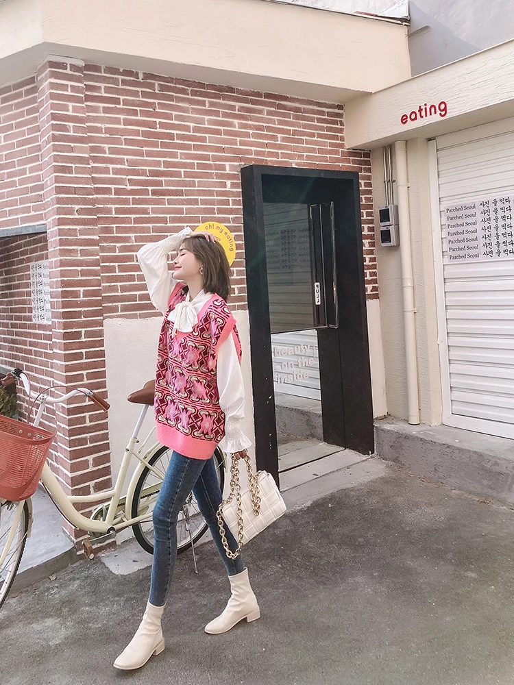 

Vefadisa Red Pink Women Diamonds Knitted Set 2021 Spring V-Neck Sequin Knitted Vest Coat + Bow Decoration Women Shirt QYF4874