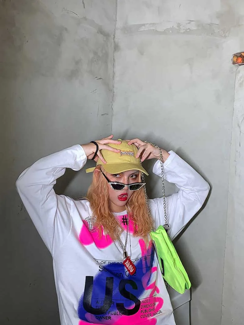 Футболка NiceMix с длинным рукавом и принтом граффити Женская свободная облегающая