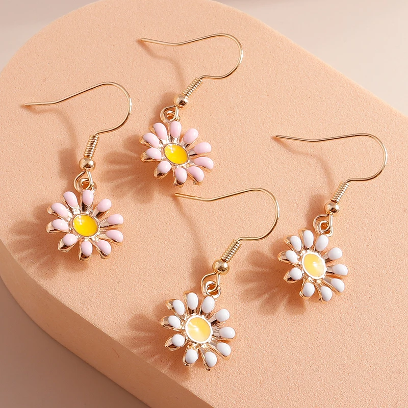 

4pcs Fashion Flower Daisy Drop Earrings Set For Girls Cute Statement Pendant Dangle Earrings Appointment Jewelry Gifts