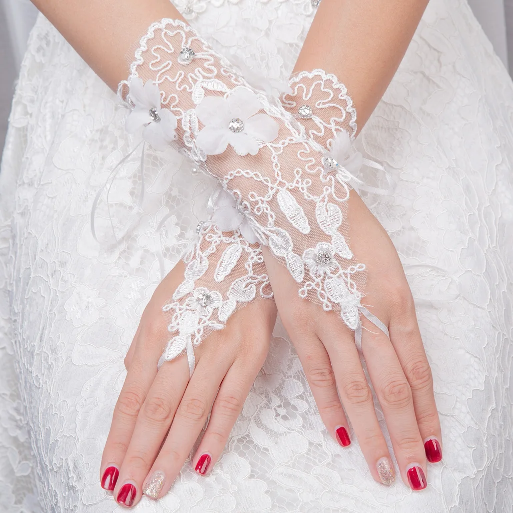 

Best Selling Short White Wedding Gloves Wrist Length Fingerless Lace Appliques Sequins Crystals Bridal Gloves