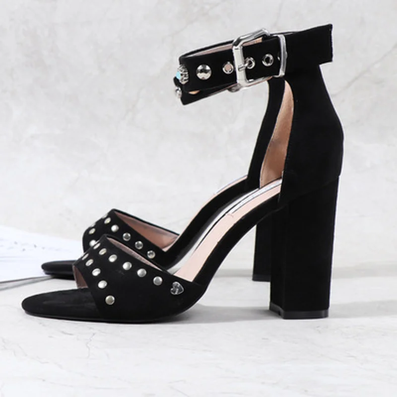

2021 Summer New Kid Suede Rivets Buckle Women Sandals Round Toe High Heels Fashion Punk Elegant Party Office Shoes Woman