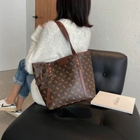 womens tote bag 2021 trend luxury designer handbag large capacity white brown briefcase pu leather printing shoulder bag big