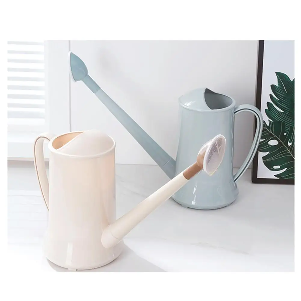 

Лейка большой емкости, 2 л, маленькая прочная пластиковая банка для воды с длинным горлышком, чайник большой емкости для комнатных и уличных ...