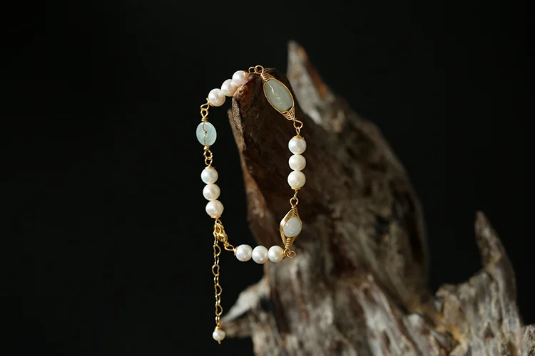

Natural Original Handmade Gold Filled Baroque Natural Freshwater Pearl Jade Lady Bracelet Jewelry For Women Promotion Gift
